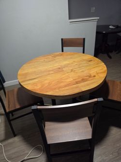 Table and chairs 4