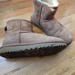 Womans Classic Mid  UGG Boots 