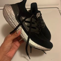 Adidas Ultra Boost Women Size 6