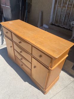 Dresser