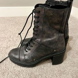 Rocket Dog  Metallic combat boots Women's Size 8.5 