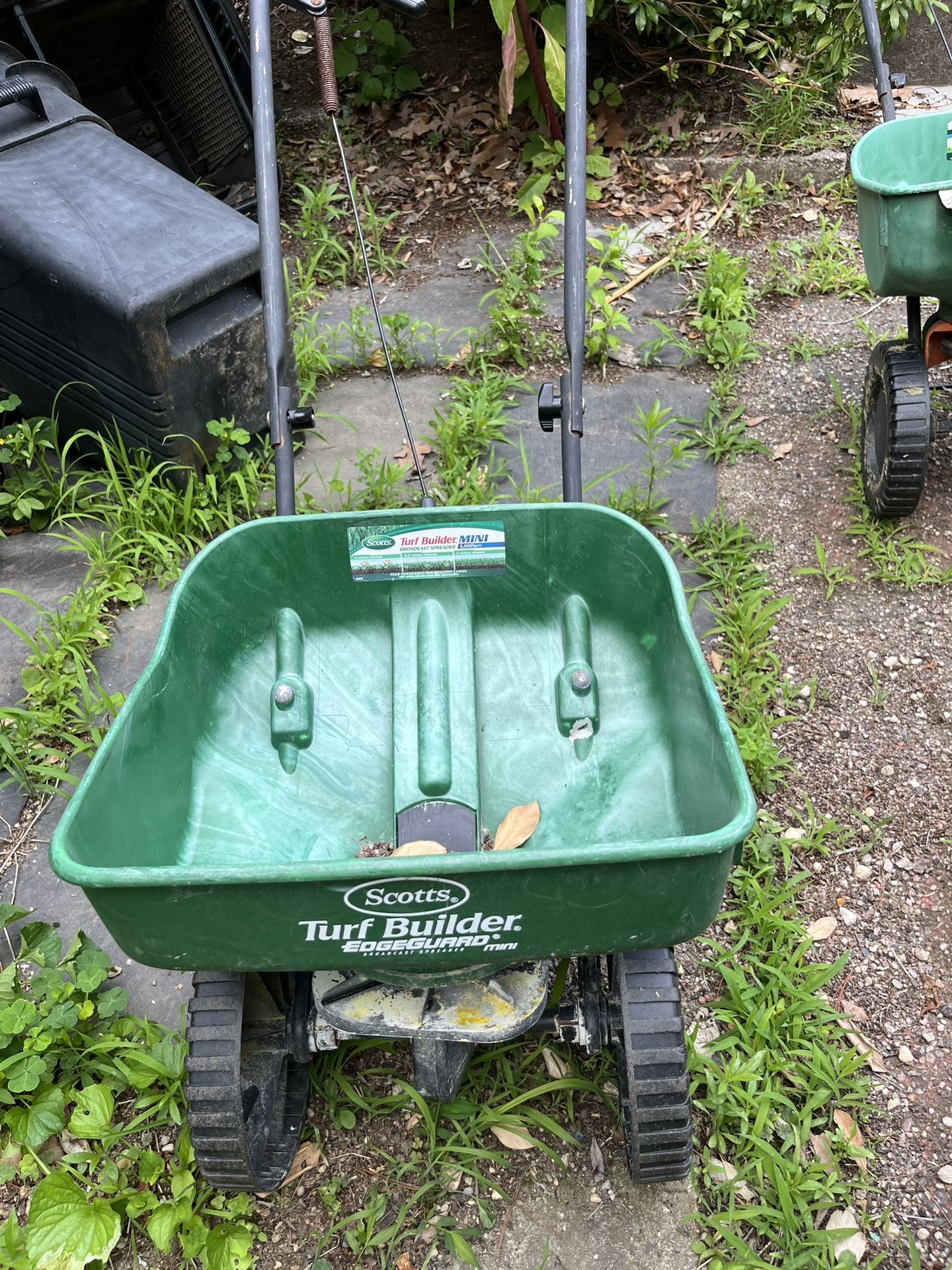 Scott’s Spreader - Works Well