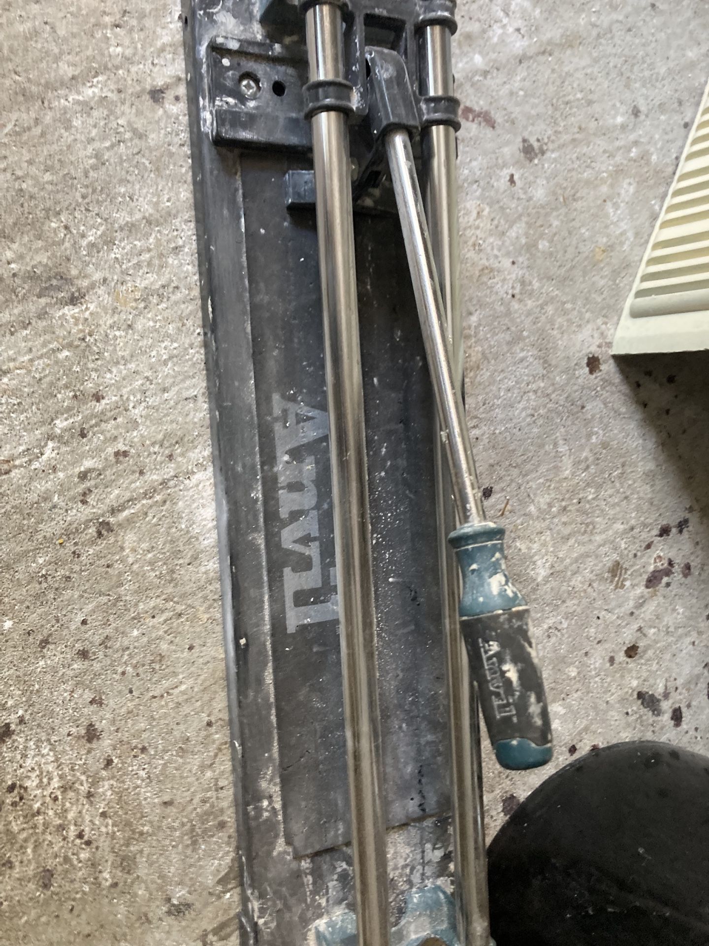 Anvil Tile Cutter