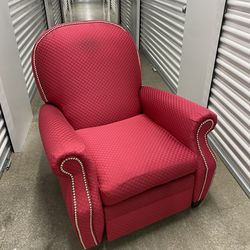 red cranberry diamond recliner good condition