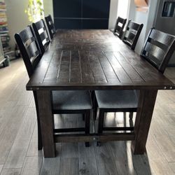 Extendable Dining Table & Chairs 