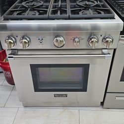 Thermador Gas Stove Slid In 30 Inches