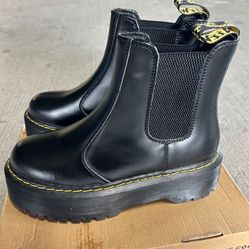 Platform Chelsea Doc Marten Boots SIZE 8