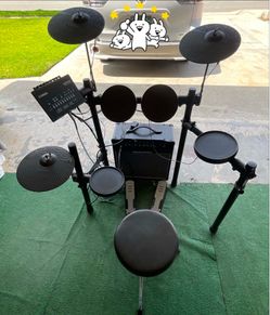 Yamaha DTX Electronic Drum Set
