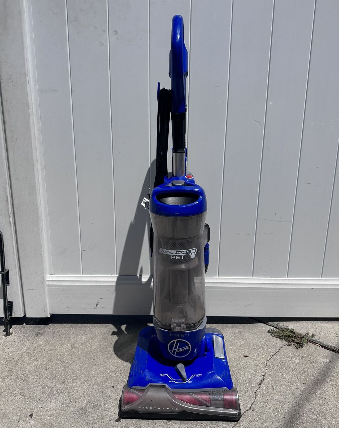Hoover Total Home Pet Bagless Upright Vacuum