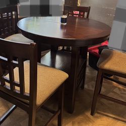 Table set (4 chairs)