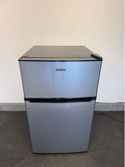 Mini fridge