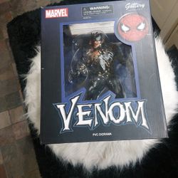 VENOM PVC DIORAMA