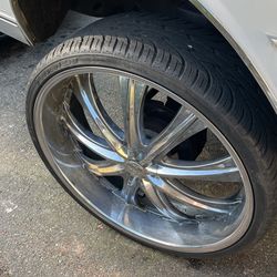 1700$obo5lug universal 30 Inch Rims And Tires Great Condition 