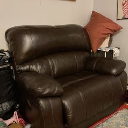 Big Leather Reclining Chair/Small Reclining Sofa