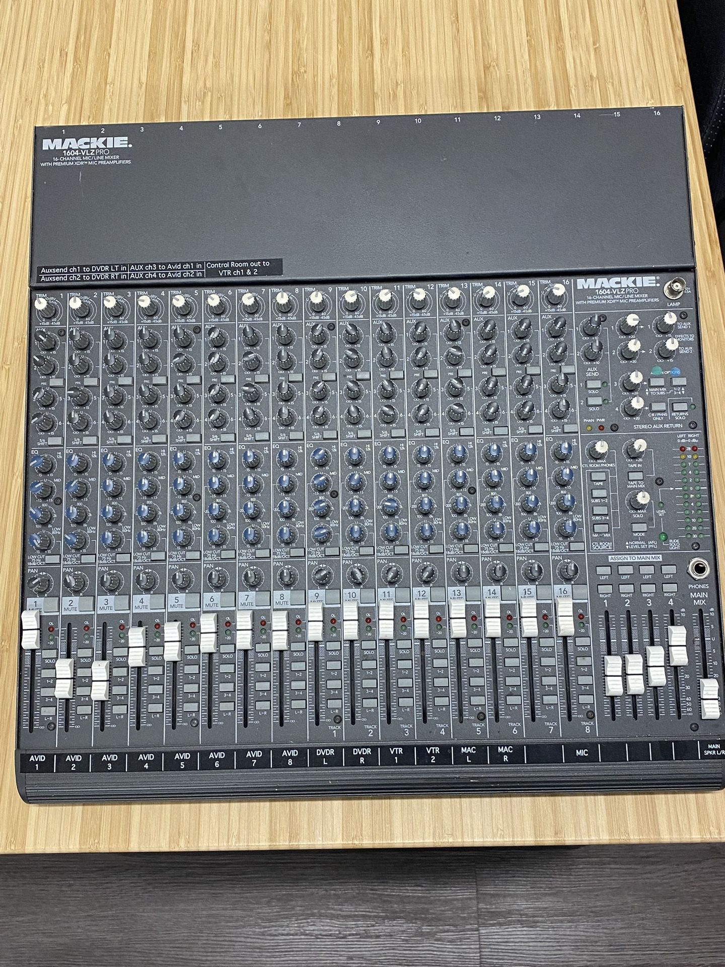 Mackie 1604-VLZ Pro 16 Channel Mic/Line Mixer