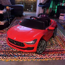 Electric Kids Car (Exclusive FAO Schwartz) $400 VALUE!!!!