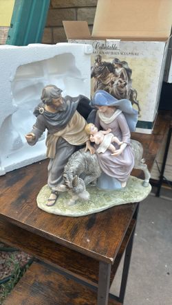Porcelain Joseph And Marry natively Set