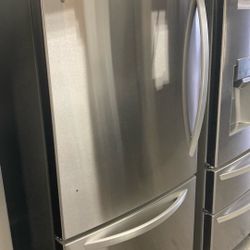 Bottom Freezer Refrigerator 