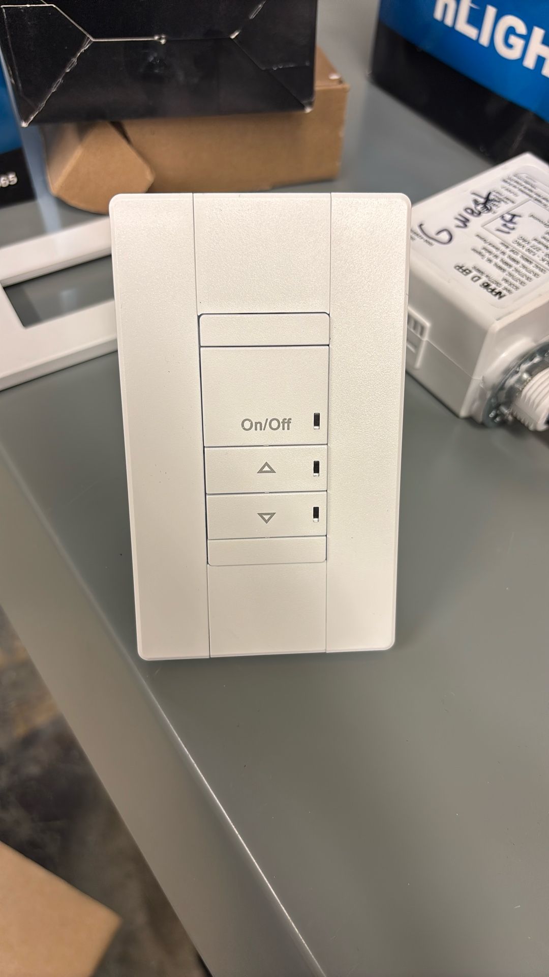 LITHONIA LIGHTING Lighting Dimmer: LED, 3-Way, 120 to 277V AC, 4.3 A (277V AC)/6.7 A (120V AC)  