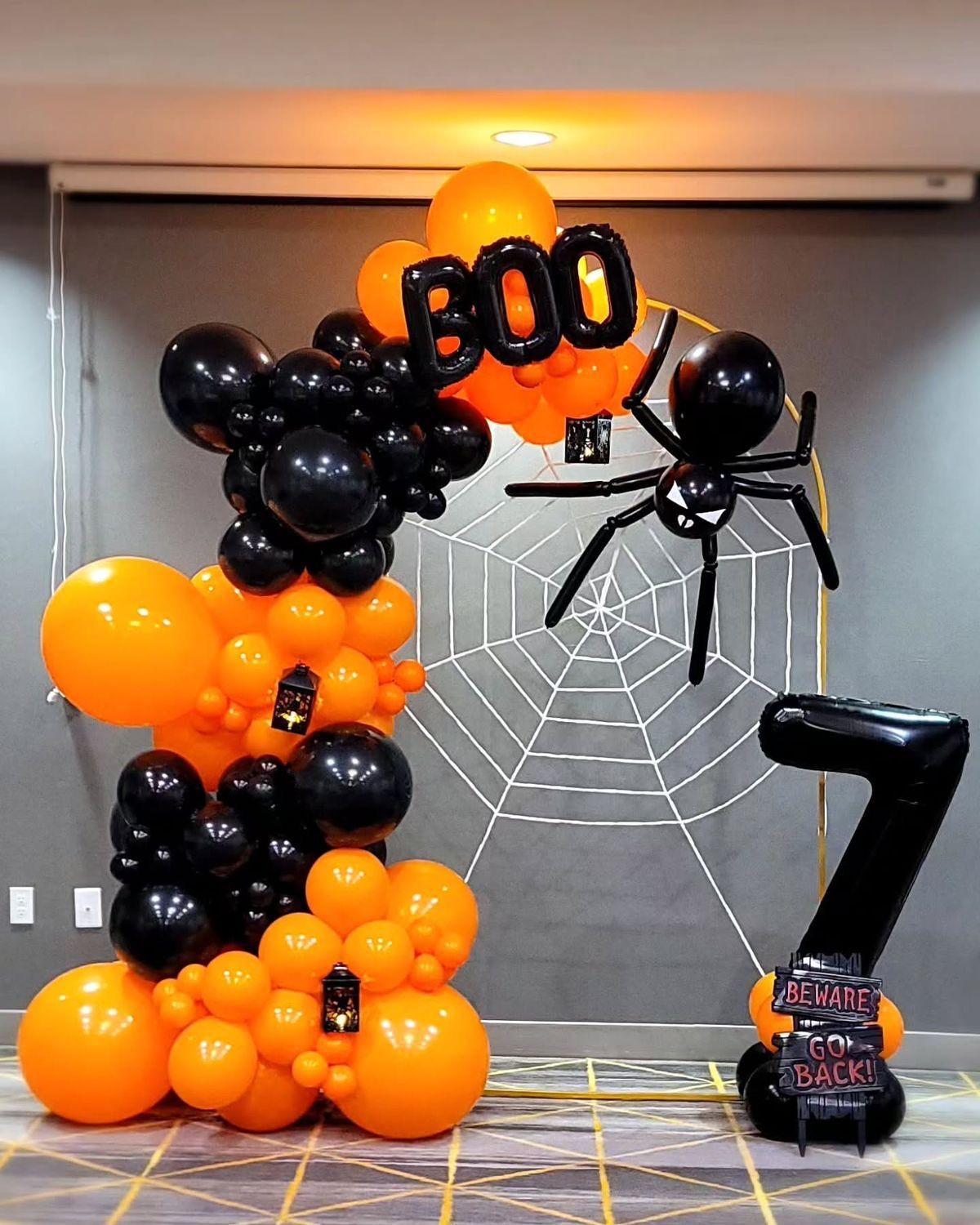 Balloon Garland/ Decoración De Globos