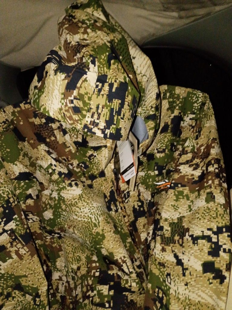 Brand New Men's Size Extra Large Sitka Dew Point Jacket