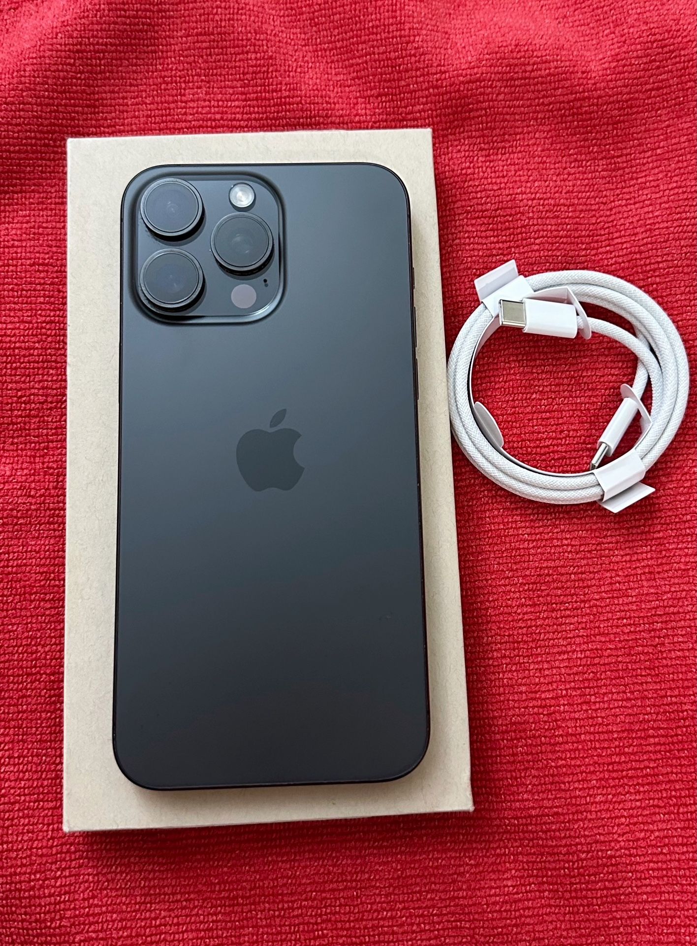 IPhone 15 Pro Max 256GB Unlocked Worldwide / Apple Intelligence