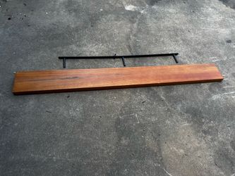 Floating shelf