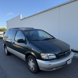 1999 Toyota Sienna
