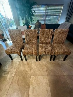 Set of 4 Pottery Barn Woven Seagrass  Chairs