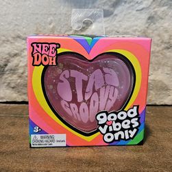 NeeDoh Good Vibes Only Heart Squeeze Toy PINK "STAY GROOVEY" Nee Doh Fidget