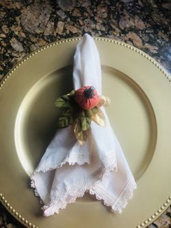 Napkins, Napkins Holders And Plates For Thanksgiving 