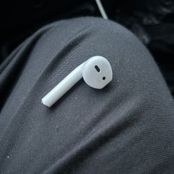 Left AirPod 1st generation (replacement AirPod)
