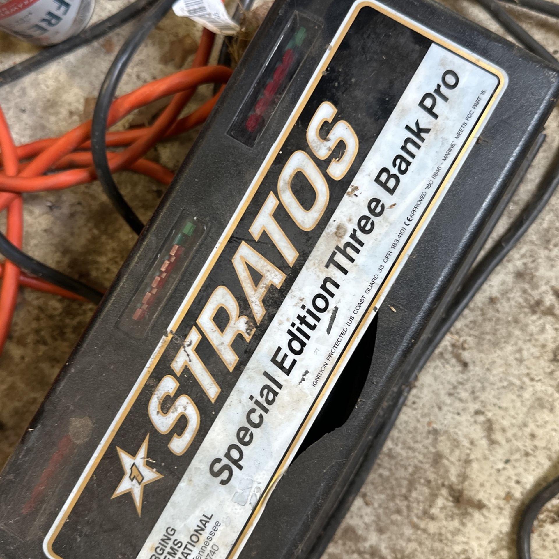 Strati’s 3 Battery Battery Charger