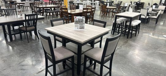Dinning set table new in box