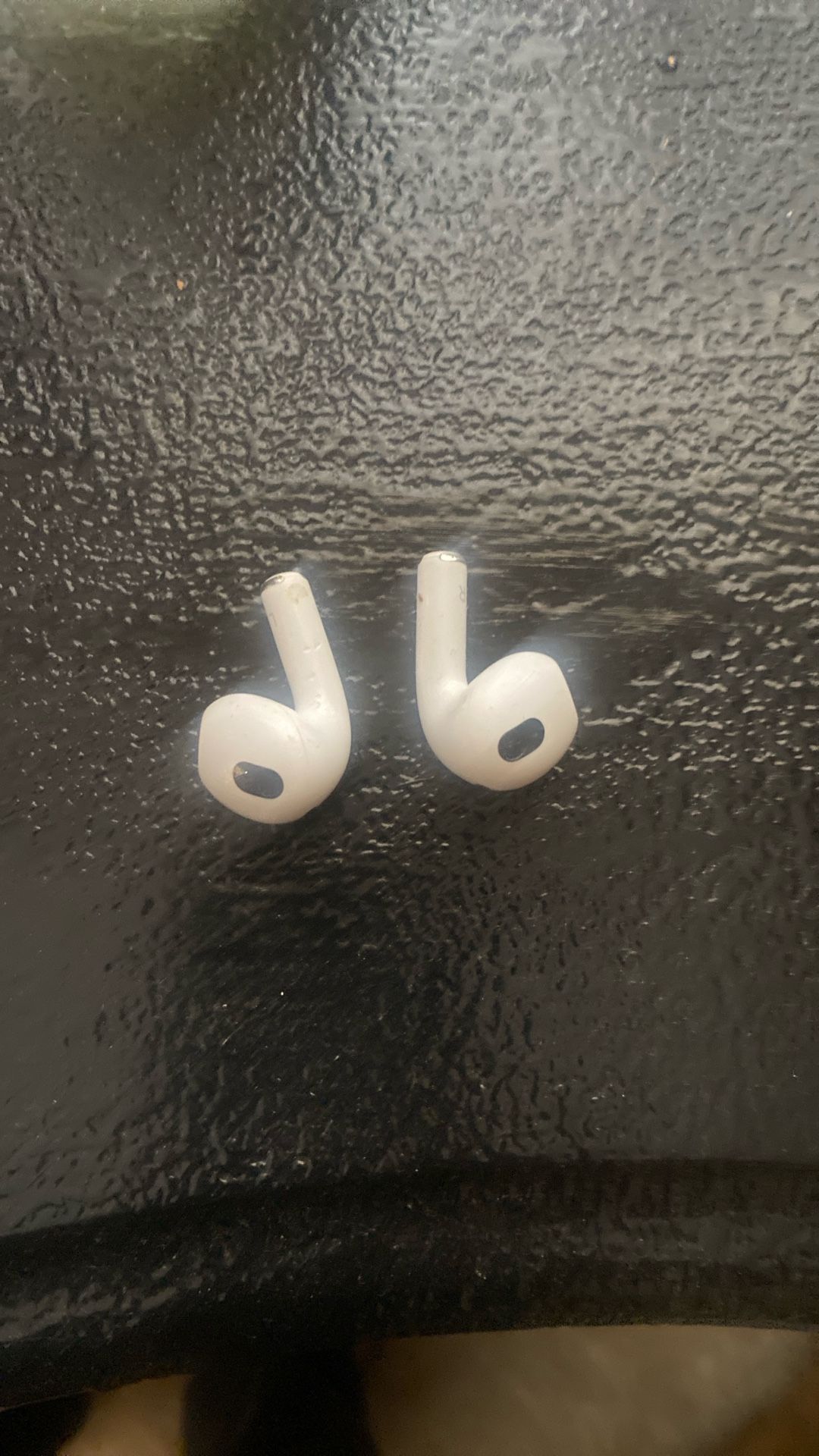 Apple Ear Buds  No Charger. 