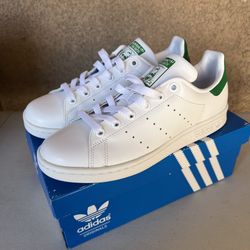 New Adidas Stan Smith Sneakers (Women's Size 6)