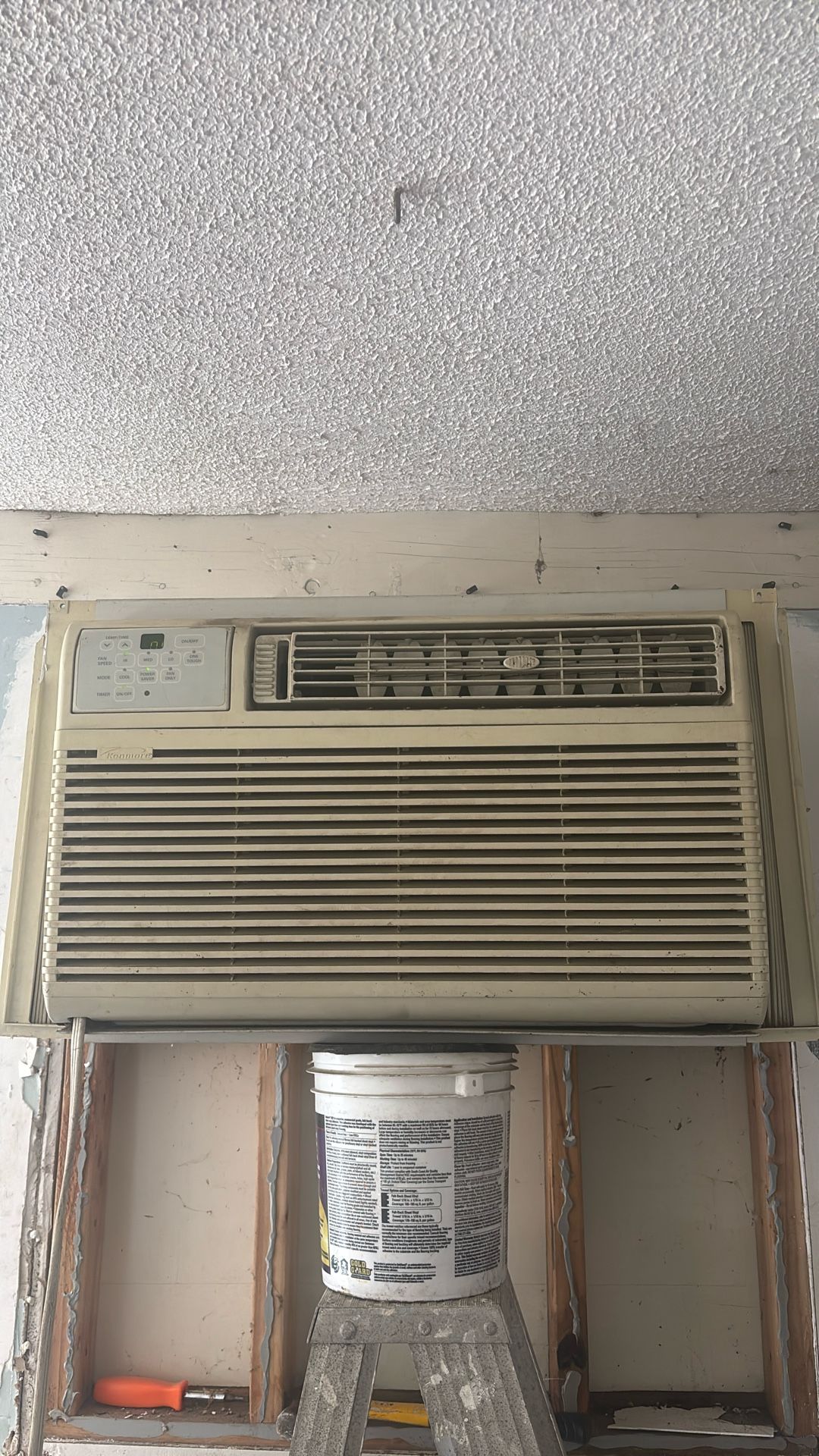 AIR CONDITIONER  COVERS LARGER ROOMS