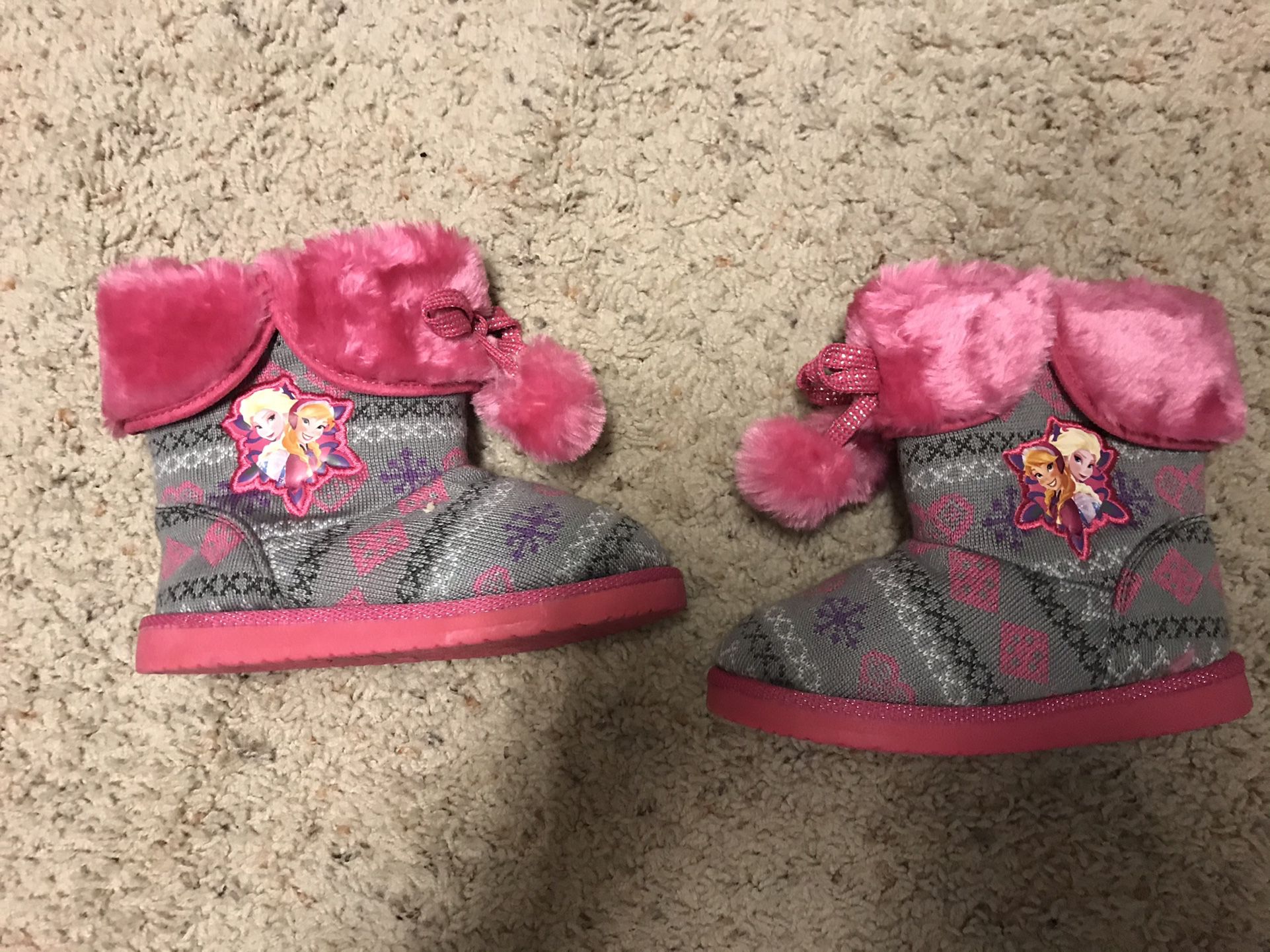 **New*** Frozen Anna And Elsa Boots and Hat