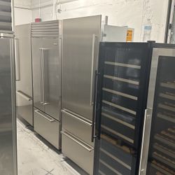 Liebherr  HC1570 30 Inch Counter Depth Bottom Freezer Refrigerator with 14.1 Cu. Ft. Total Capacity, DuoCooling, SuperCool, SoftTelescopic System, LED