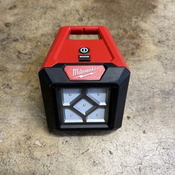 Milwaukee M12 Light 