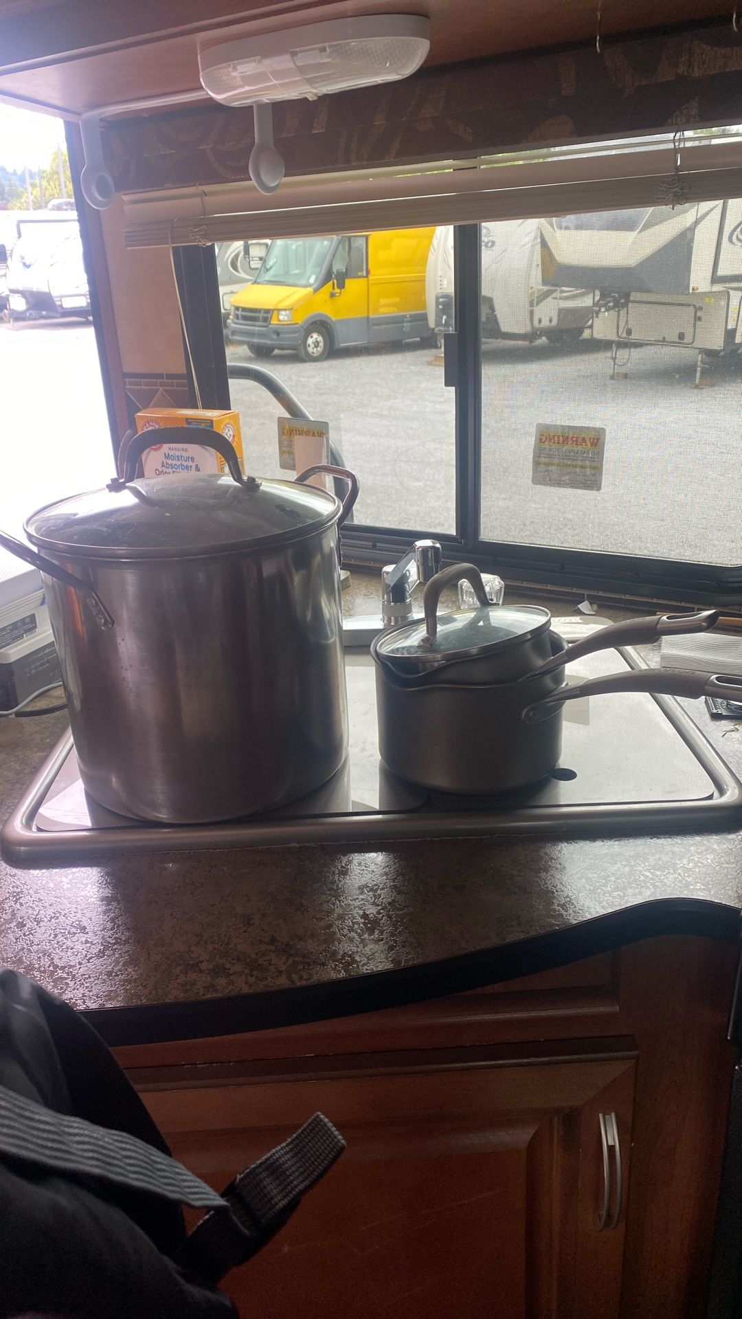 Circulon Stock Pot And Two Sauce Pans