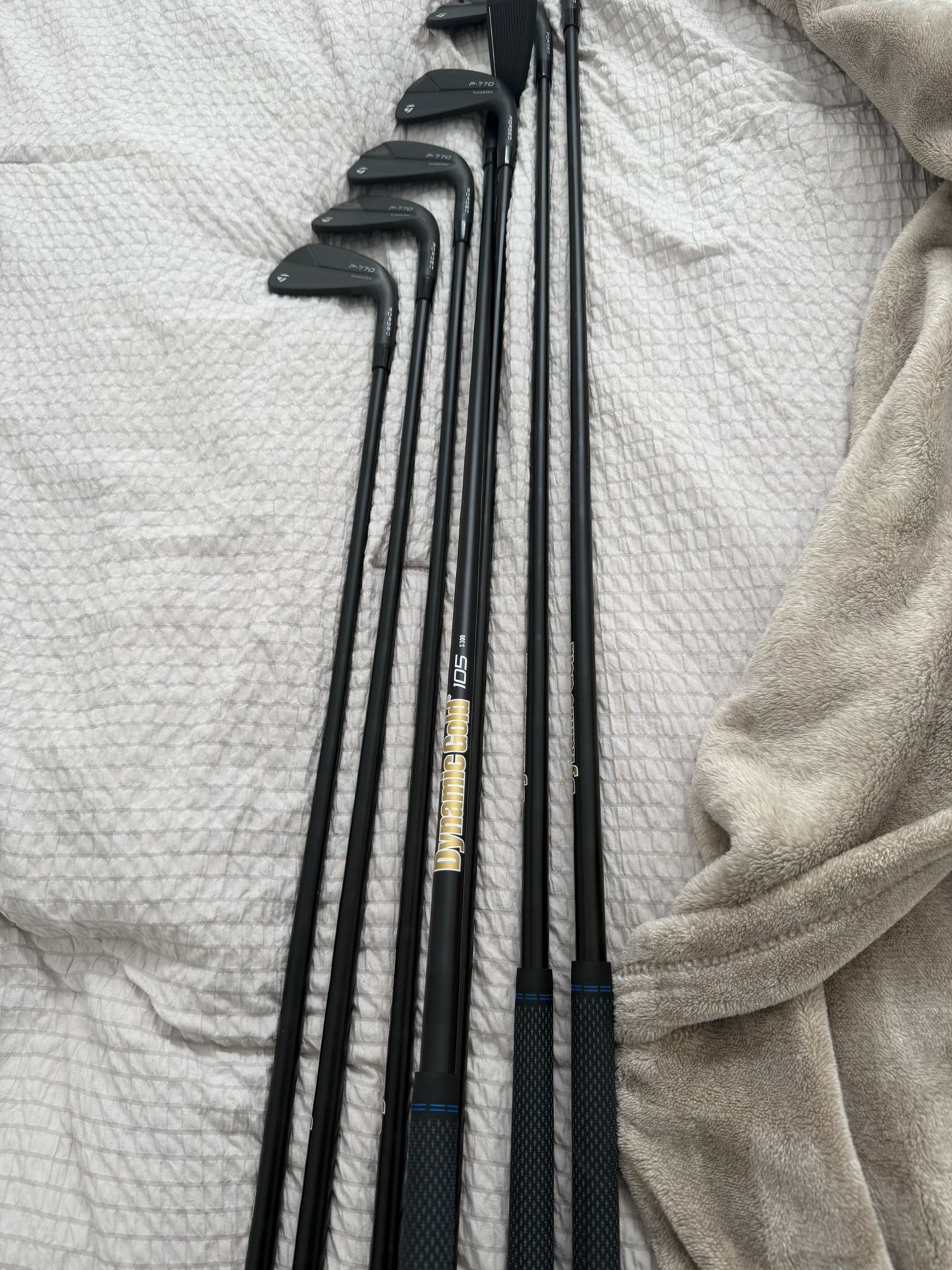 Taylor Made Phantom Black P770