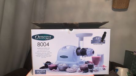 Green Star Masticating Juicer with Containers