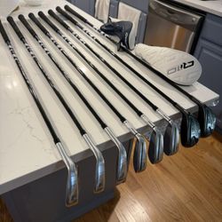 Taylormade Qi10 Iron Set & Hybrid With Regular Flex Graphite Shaft