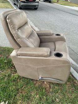 Nice beige recliner