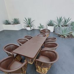 Comedor co n 8 sillas de Equipal