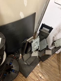 Monitor + Stands