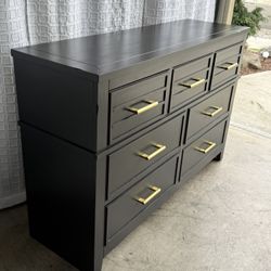 Coaster 7- Drawer Dresser With Gold Handles !!! 