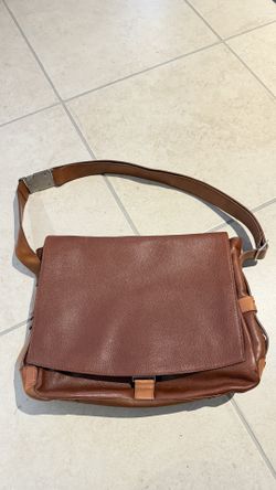 Kenneth Cole Leather Note Messenger Bag Single Compartment