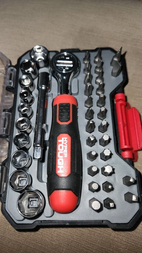 Hyper Tough 40pc Ratchet And Socket Set